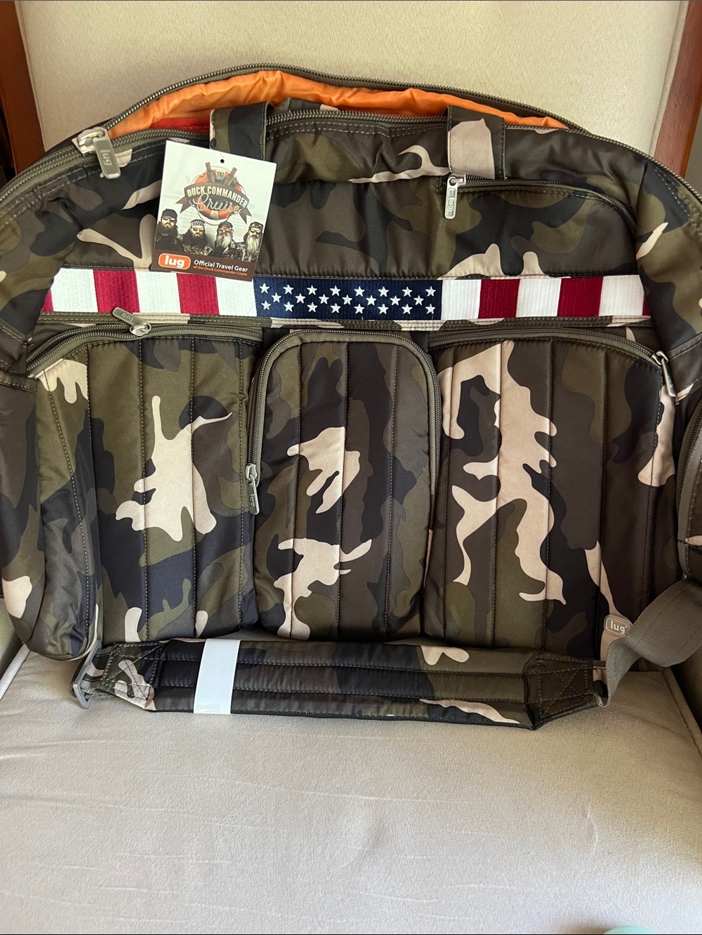 RARE ITEM! NWT Lug Legacy Collection Duck Shuttlebus Duffel in Camo Olive